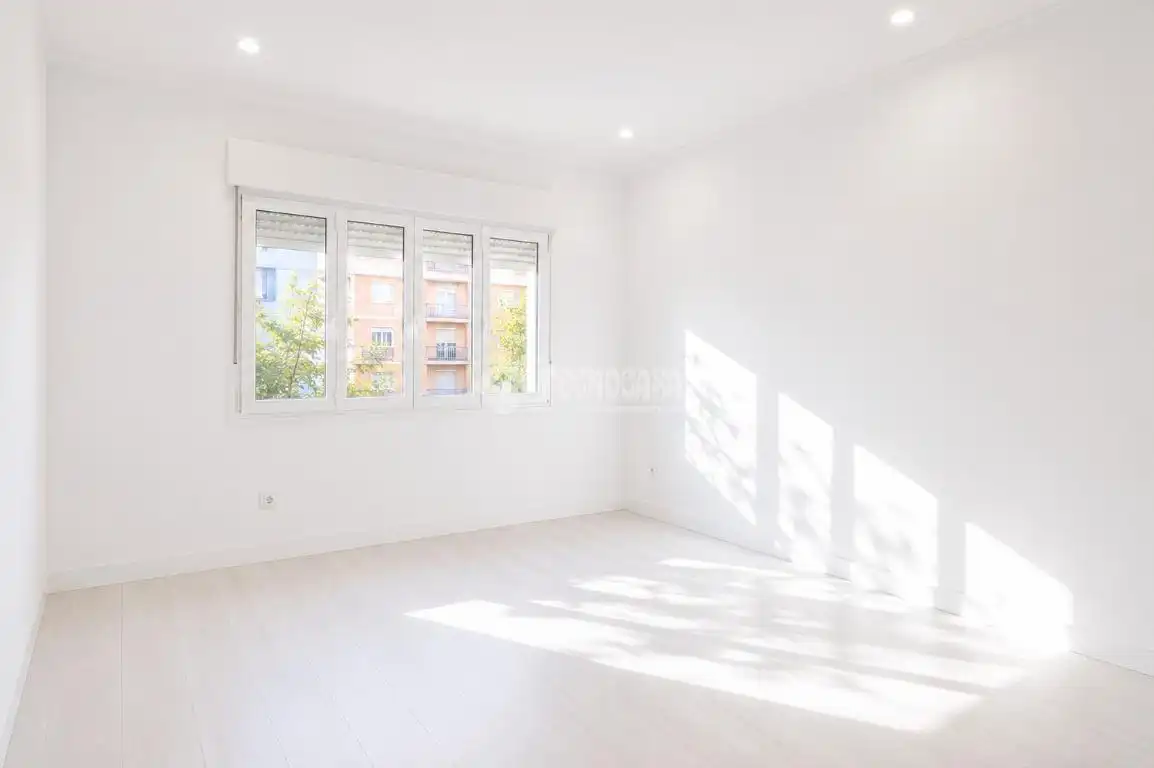 Bedroom of Flat for sale in Sant Adrià de Besòs  with Air Conditioner and Terrace