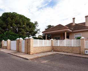 Vista exterior de Casa o xalet en venda en Cartagena amb Aire condicionat, Calefacció i Jardí privat
