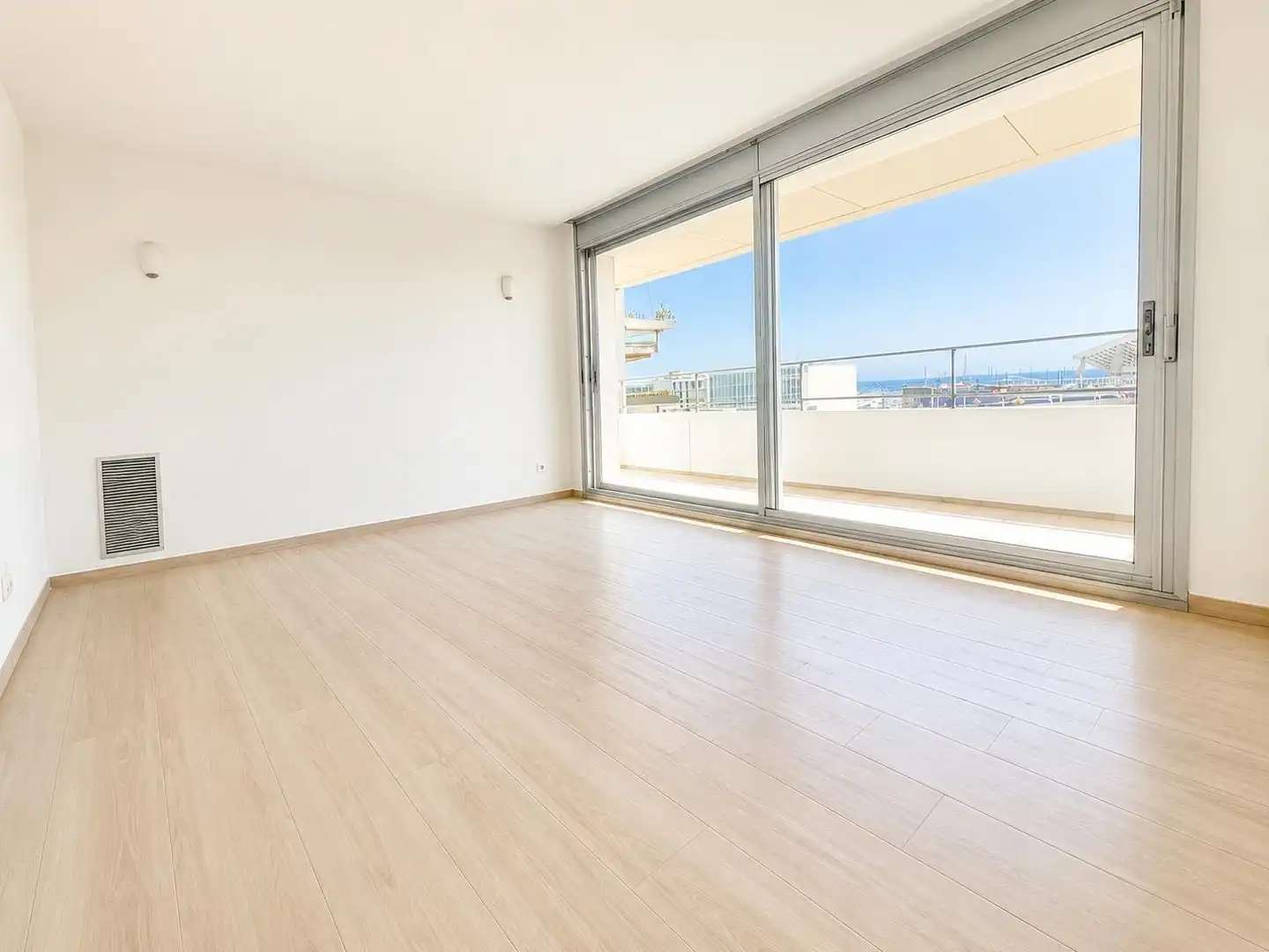 Sala d'estar de Pis en venda en Barcelona amb Calefacció