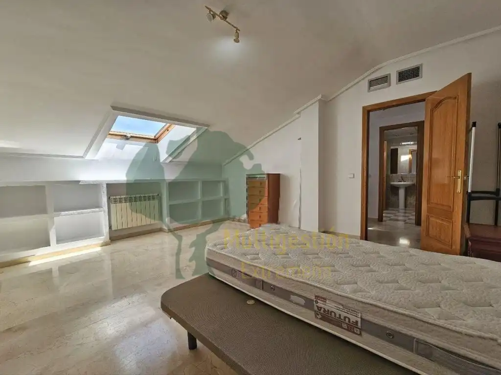 Bedroom of Duplexes for rent in Cáceres