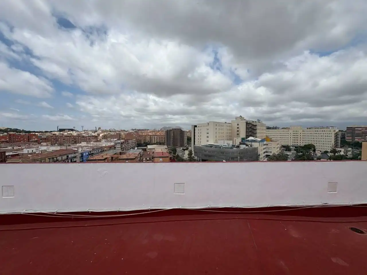 Vista exterior de Pis en venda en Alicante / Alacant amb Aire condicionat i Balcó
