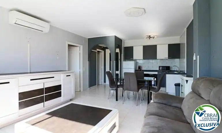 Sala de estar de Apartamento en venta en Empuriabrava con Calefacción, Jardín privado y Piscina comunitaria