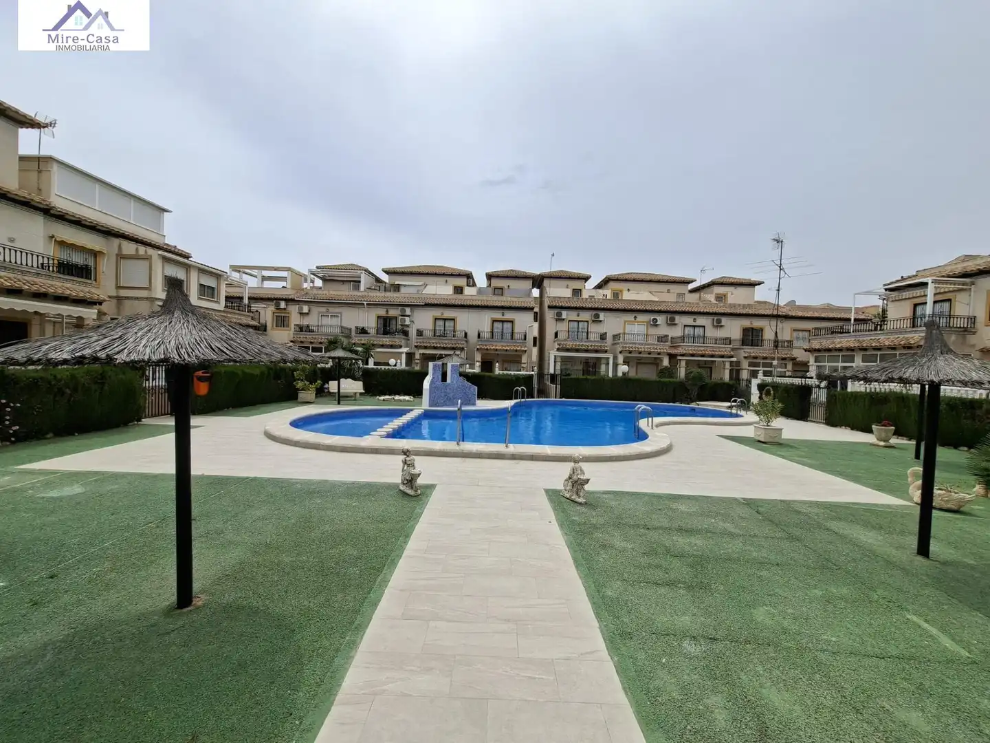 Jardí de Casa o xalet en venda en Orihuela amb Jardí privat, Balcó i Piscina comunitària