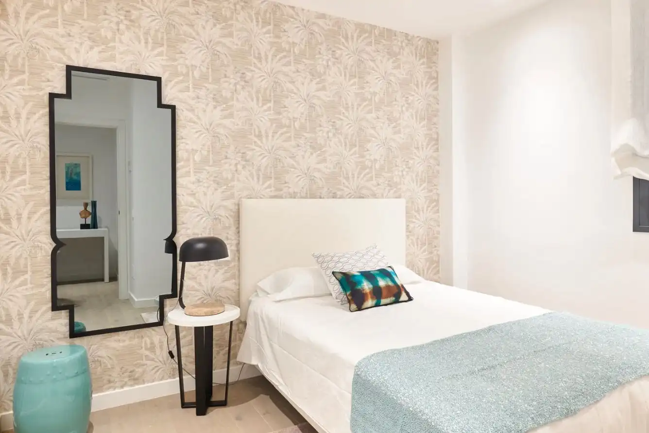 Schlafzimmer von Dachboden zur Miete in Benahavís mit Klimaanlage, Heizung und Parkett
