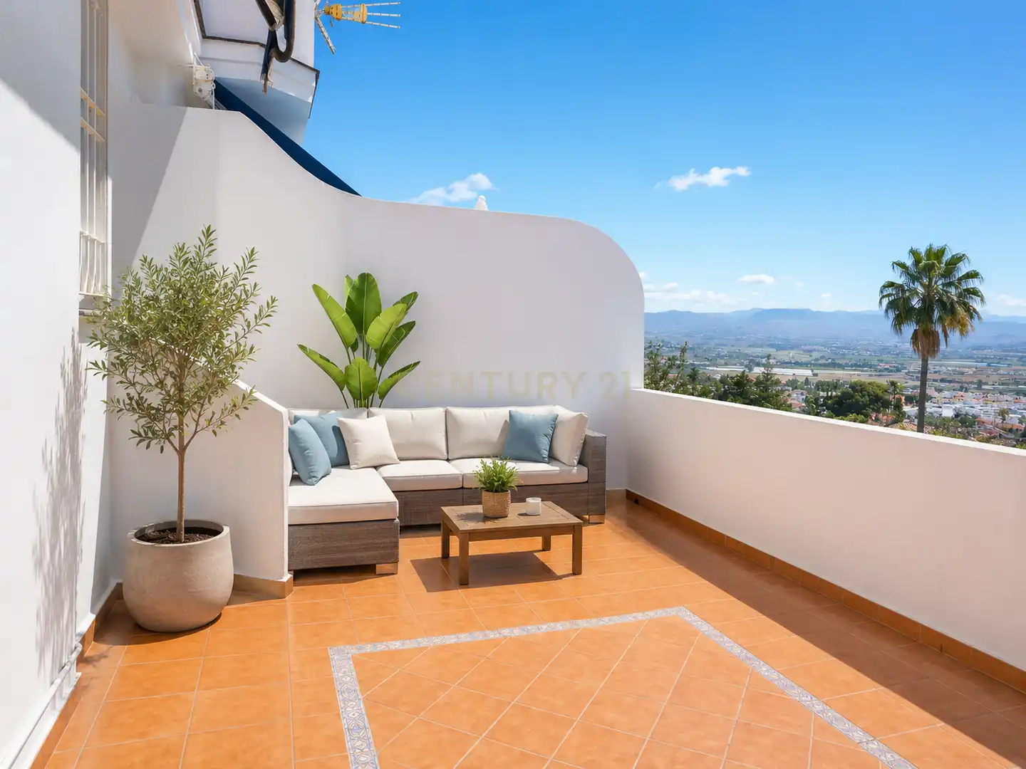 Terrassa de Casa o xalet en venda en Alhaurín de la Torre amb Aire condicionat, Jardí privat i Traster