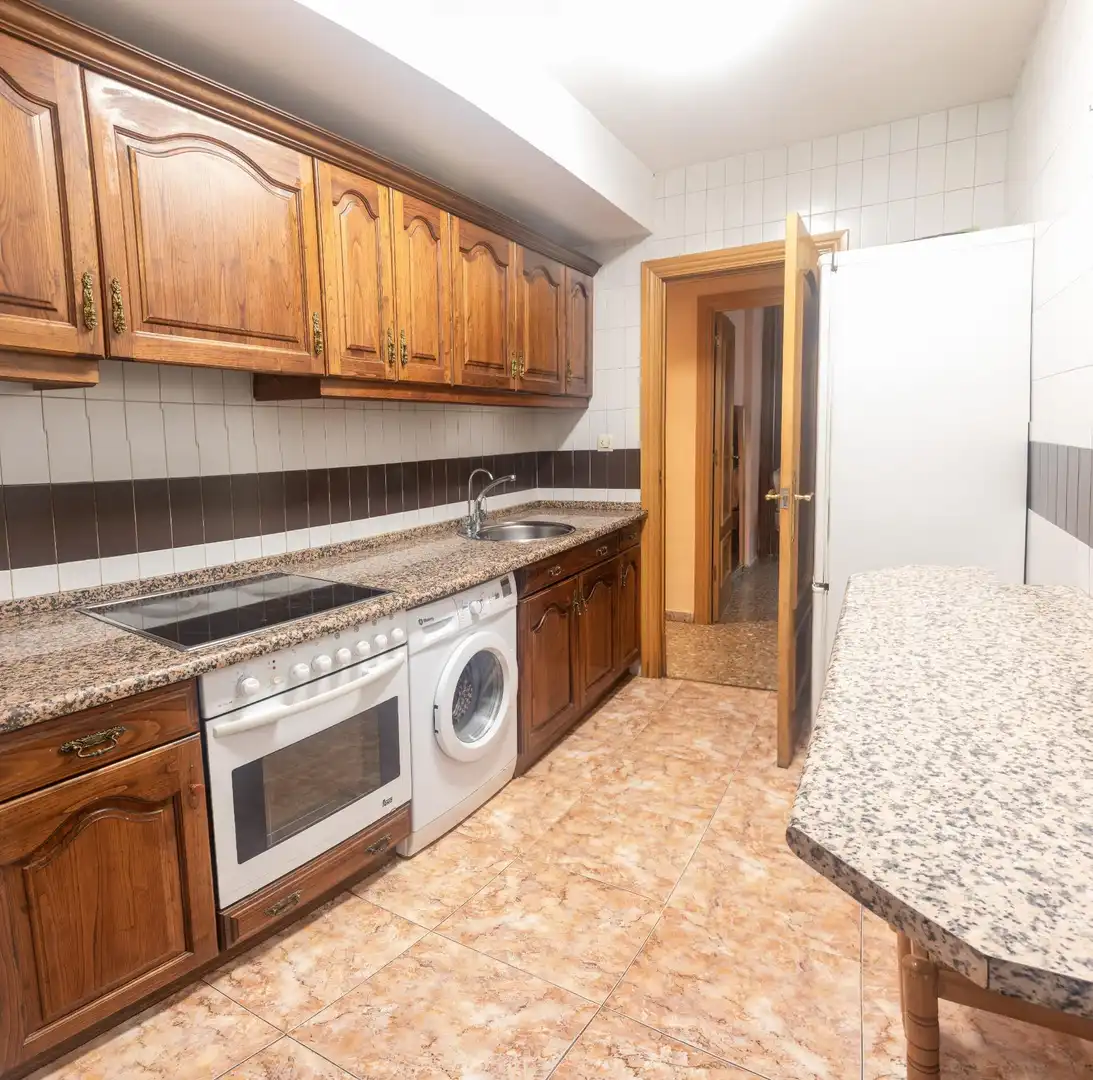 Kitchen of Flat for sale in Zaragoza  with Air Conditioner, Heating and Storage room