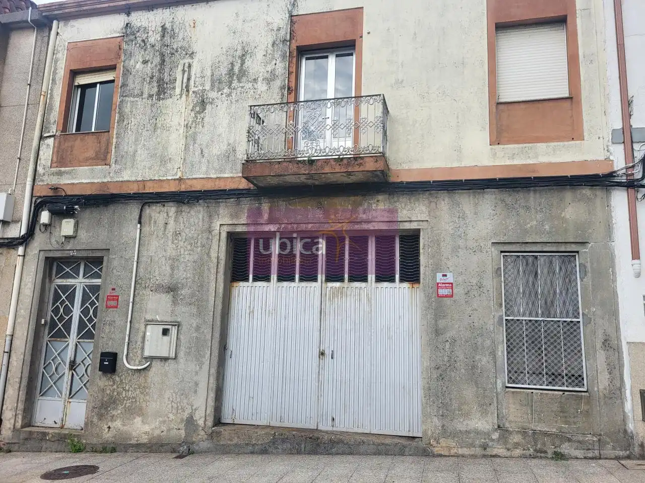 Außenansicht von Einfamilien-Reihenhaus zum Verkauf in Vigo  mit Abstellraum