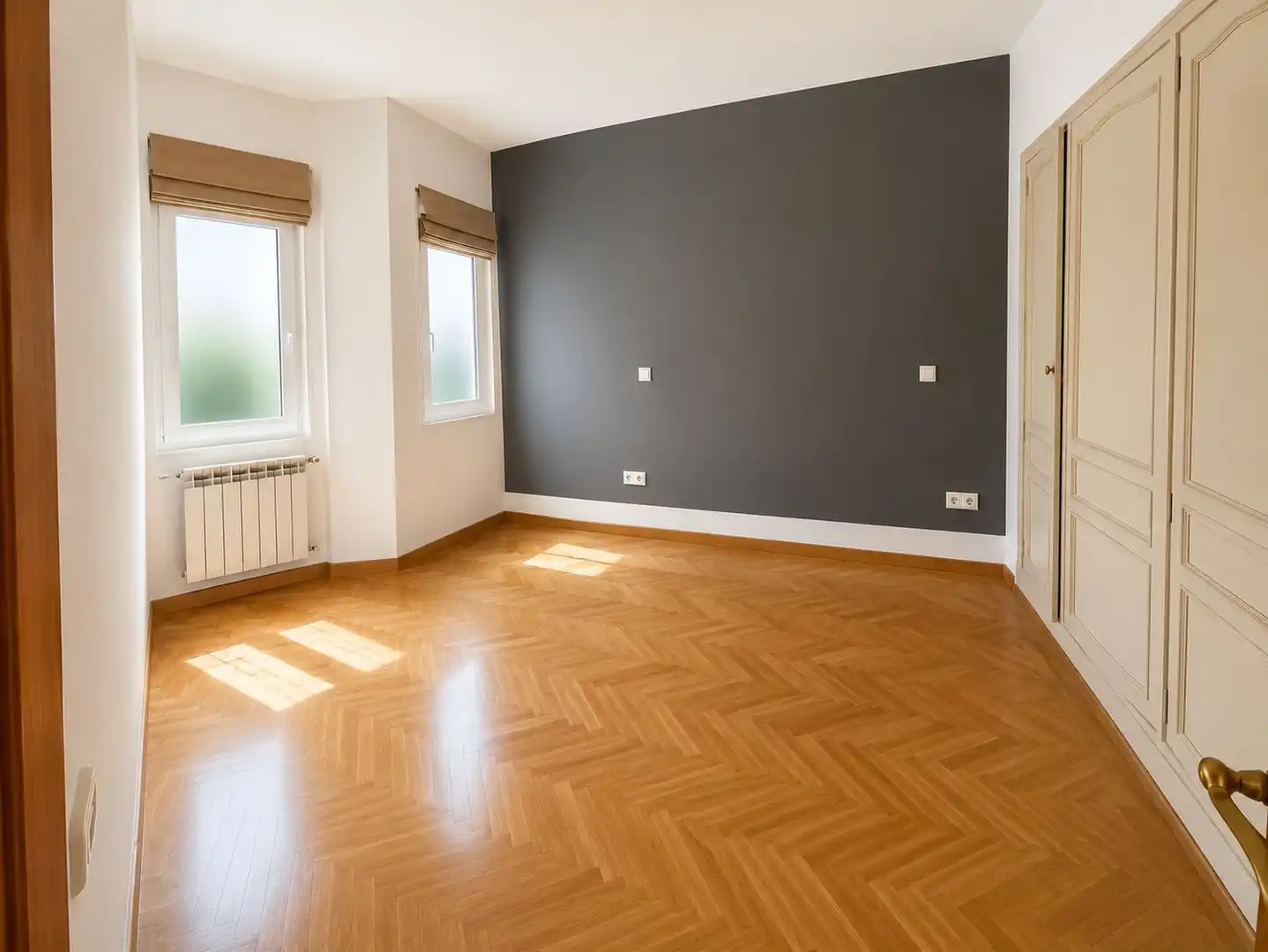 Bedroom of Flat for sale in Madrid  with Parquet flooring, Washing machine and Alarm