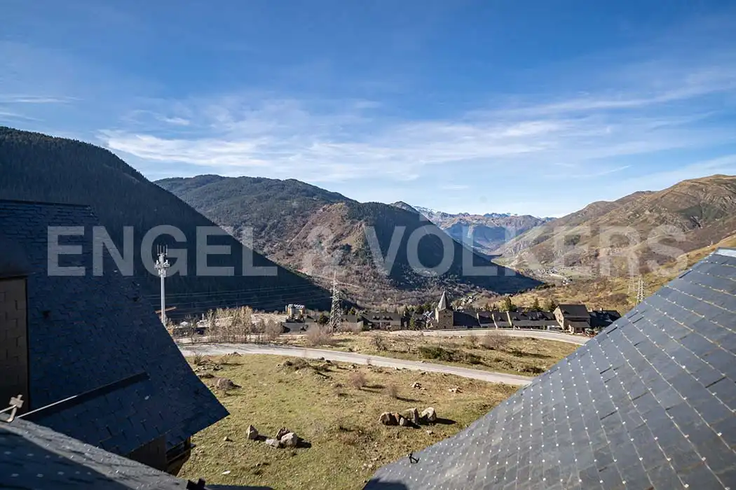 Casa adosada en venda en Naut Aran amb Calefacció, Moblat i Forn