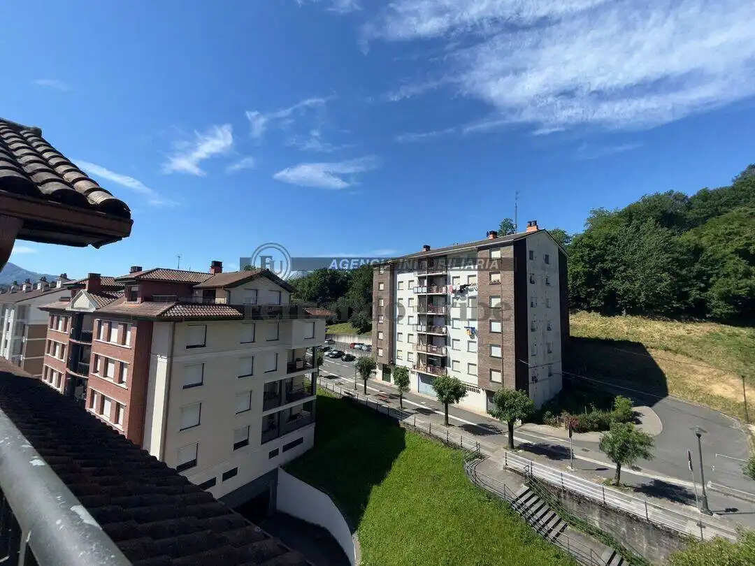 Parking de Dúplex en venta en Berriz con Calefacción, Terraza y Trastero