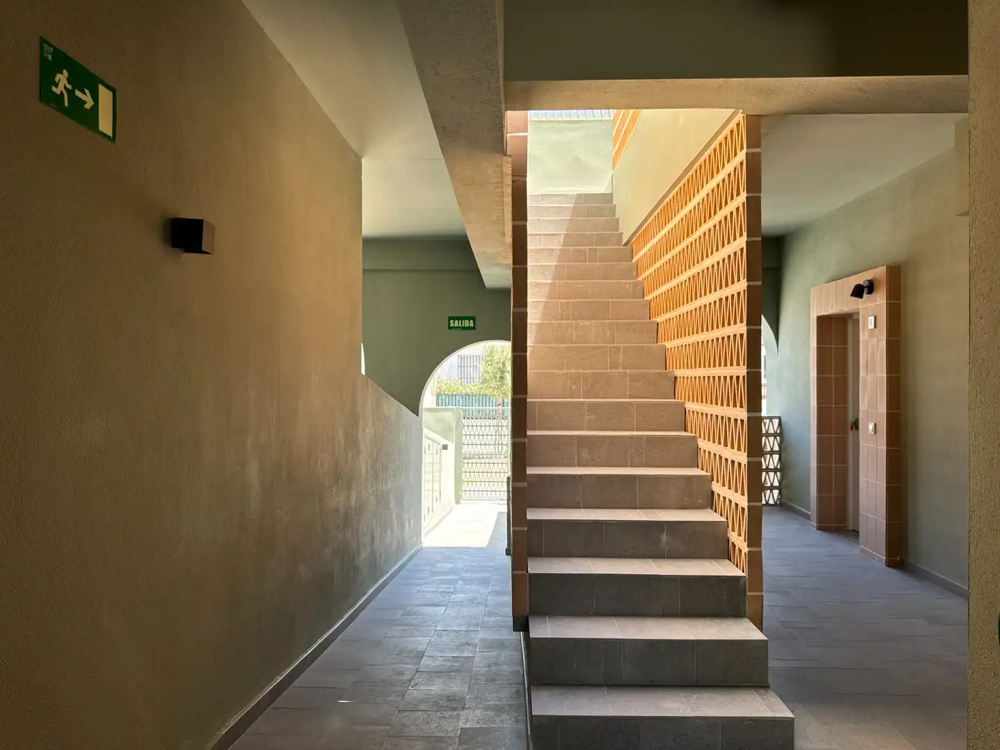 Ground floor for sale in Calle Rodrigo de Triana, 1, Centro - Calzada - Cabo Noval