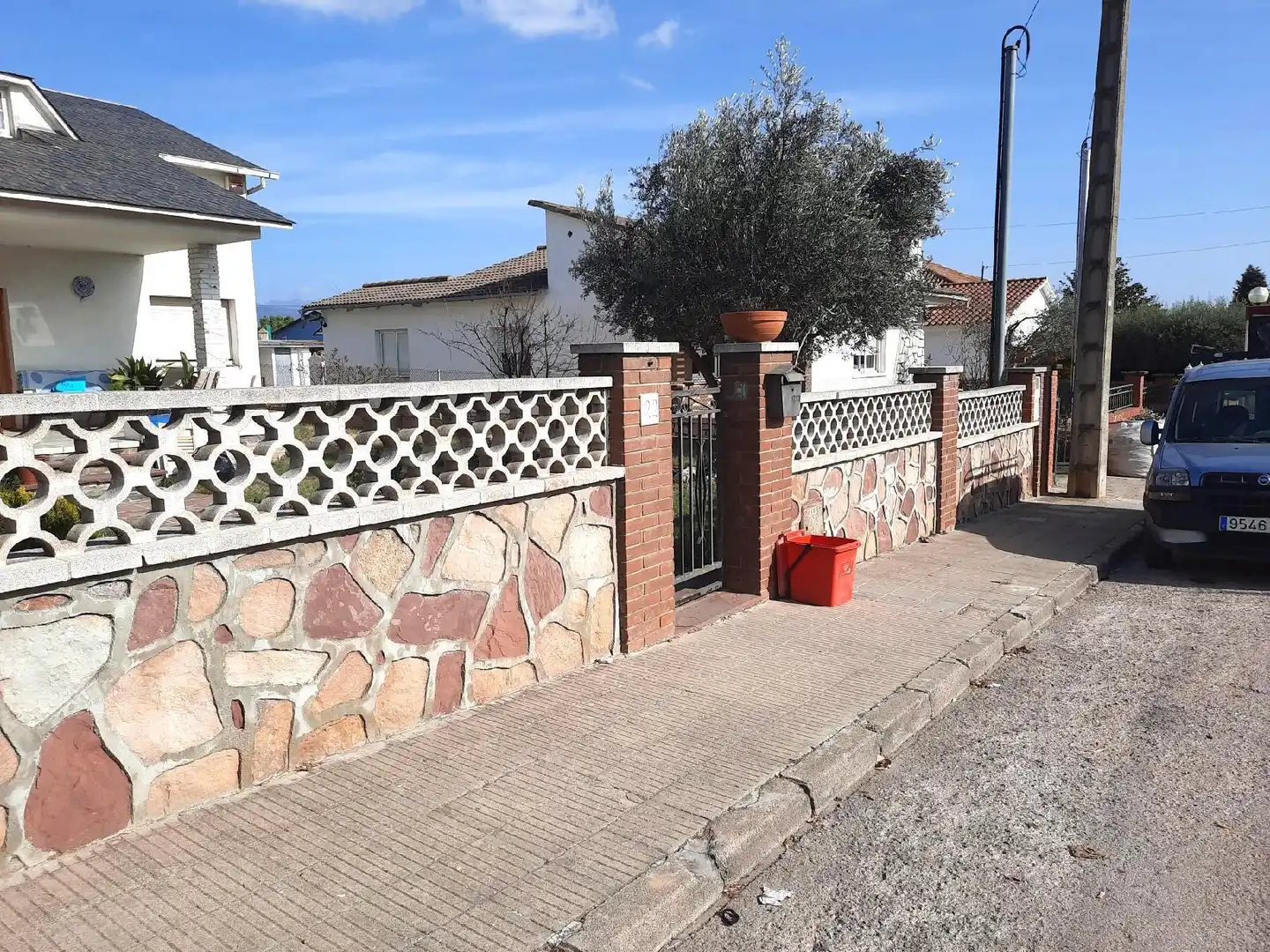 Vista exterior de Casa o xalet en venda en Santa Eulàlia de Ronçana amb Jardí privat
