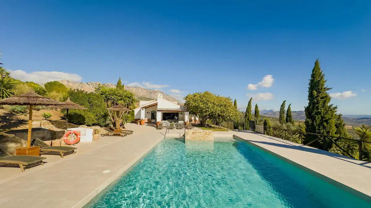 Piscina de Finca rústica en venda en Villanueva de la Concepción amb Aire condicionat, Jardí privat i Terrassa