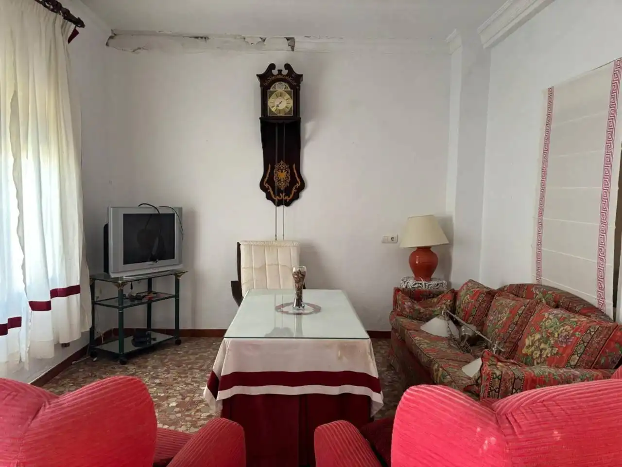 Sala d'estar de Casa o xalet en venda en San Bartolomé de la Torre amb Terrassa