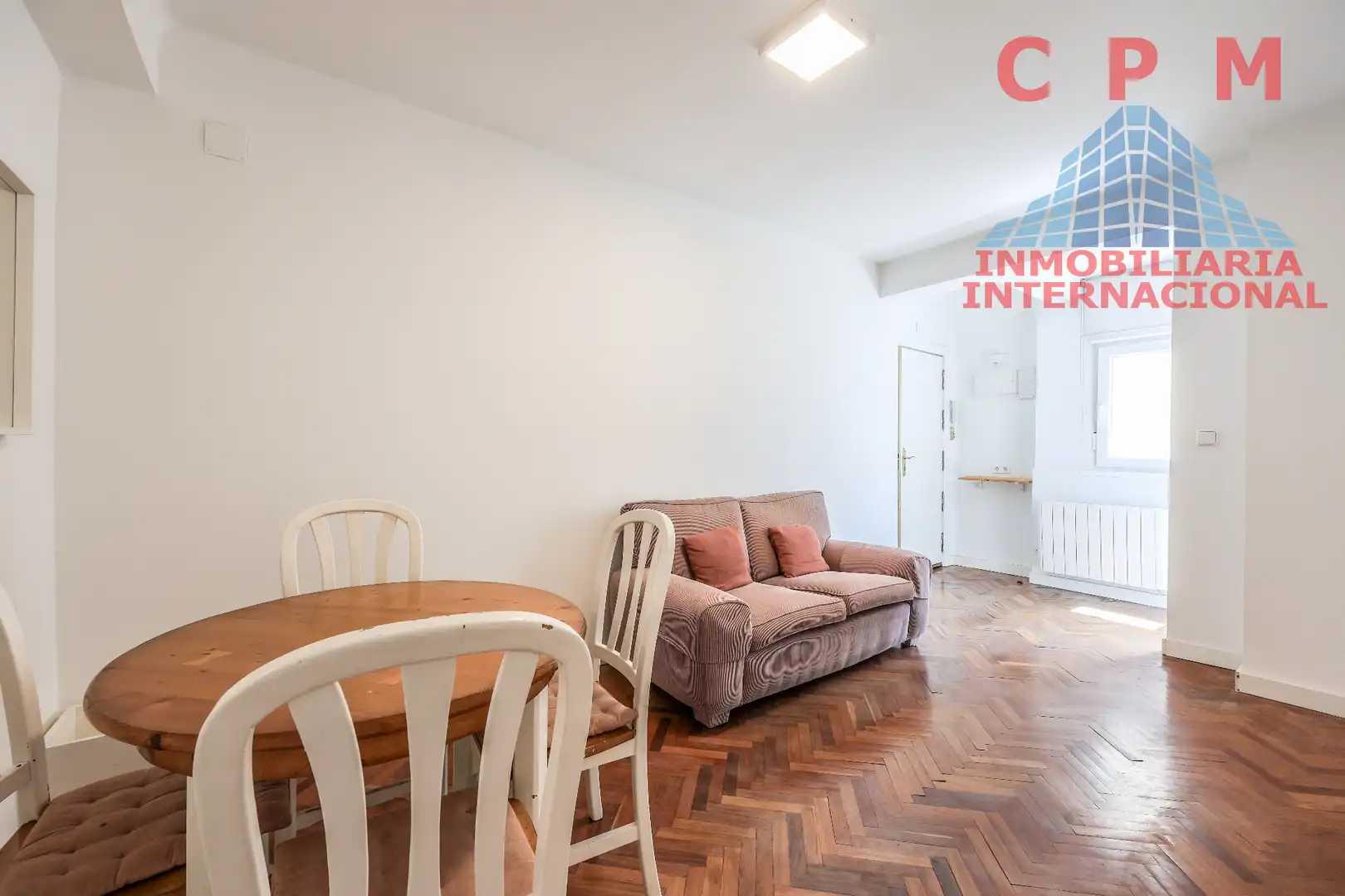 Wohnzimmer von Wohnung zur Miete in Madrid mit Parkett, Möbliert und Ofen