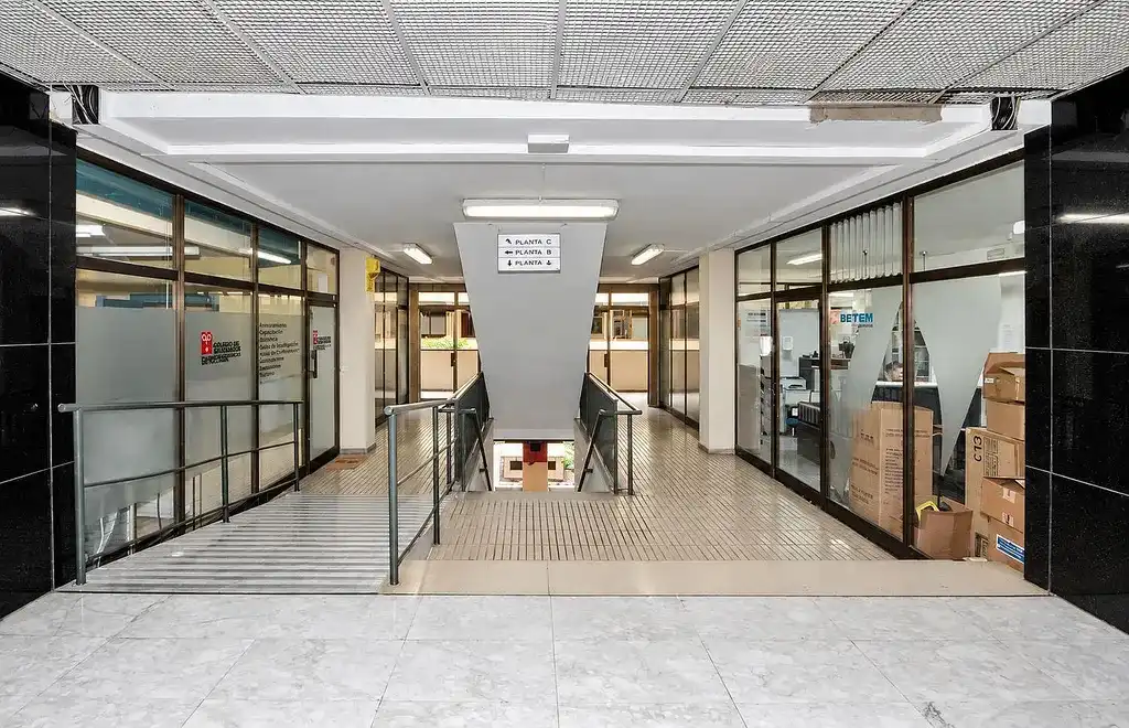 Local comercial en venta en Carrer de Rocafort 69, imagen 13
