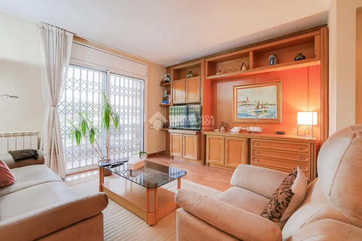 Casa amb terrassa en venda a Montcada Centre - La Ribera, imagen 2