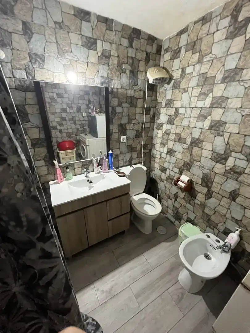 Baño de Piso para compartir en Córdoba