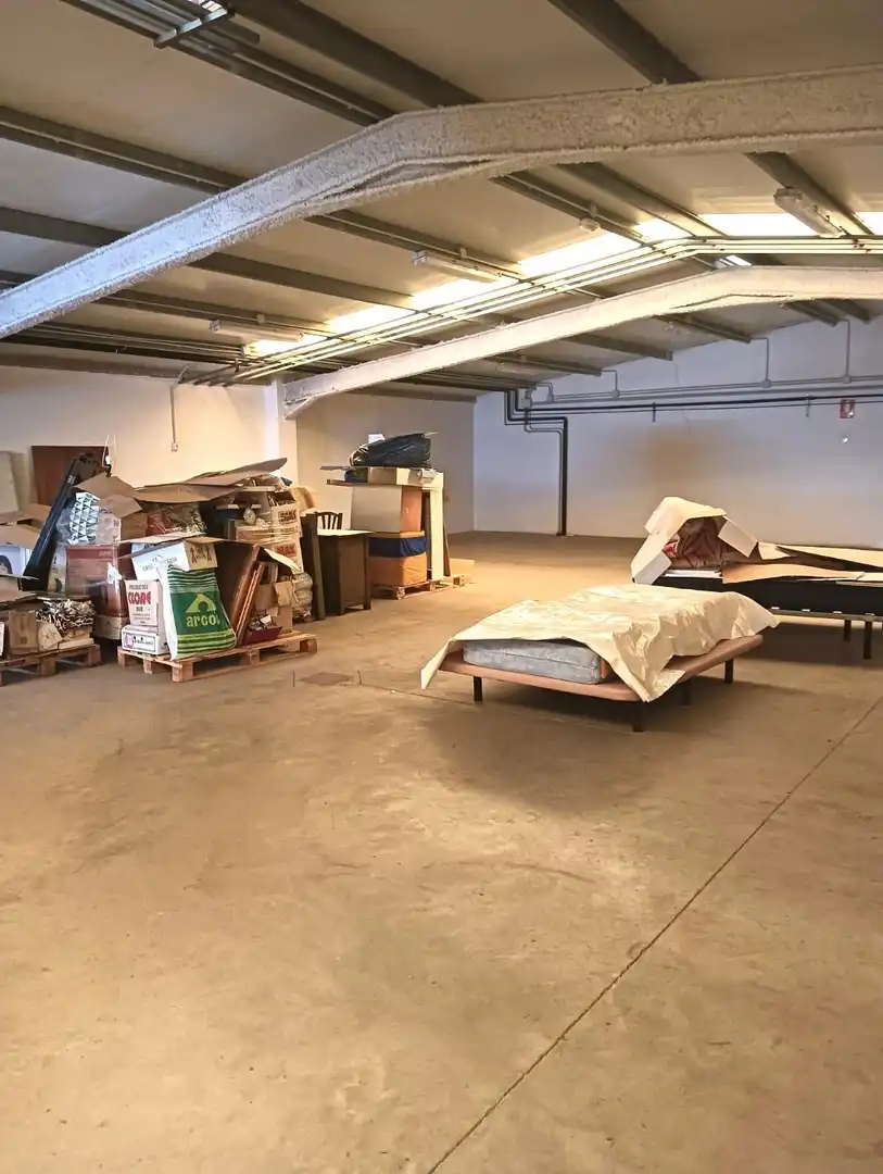 Industrial building for sale in Nuevo Parque - Los Rosales - Tráfico Pesado