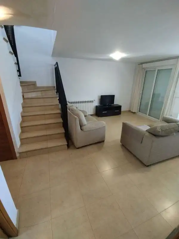 Sala d'estar de Casa adosada en venda en Torre-Pacheco amb Terrassa, Moblat i Balcó