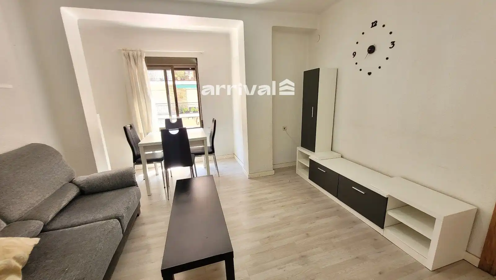 Sala d'estar de Pis en venda en Valencia amb Parquet, Terrassa i Moblat