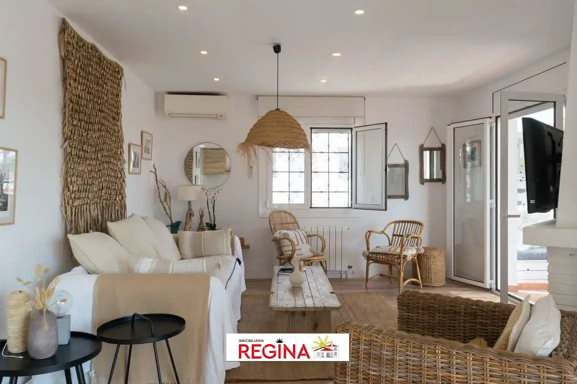 Chalet con piscina en venta en Carrer Pinedes, imagen 2