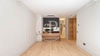 Bedroom of Flat for sale in  Barcelona Capital  with Air Conditioner and Heating