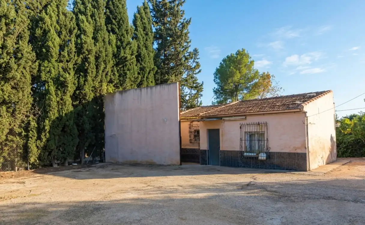 Vista exterior de Casa o xalet en venda en Murcia amb Aire condicionat, Jardí privat i Terrassa