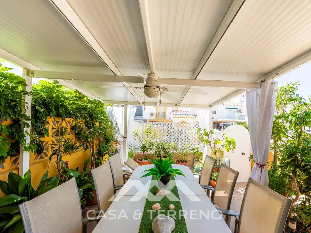 Terraced house to rent in Calle Ribera Del Duero, imagen 2