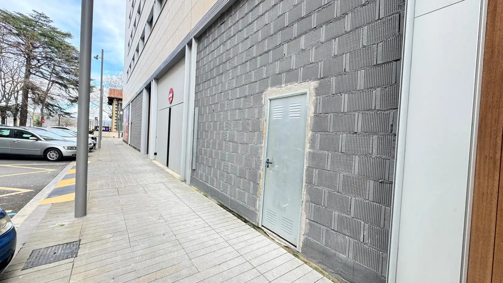 Exterior view of Commercial properties for sale in  Pamplona / Iruña