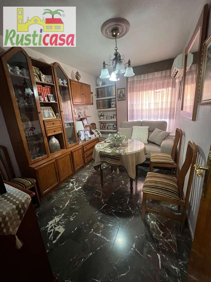 Sala d'estar de Pis en venda en Bailén amb Balcó i Piscina comunitària