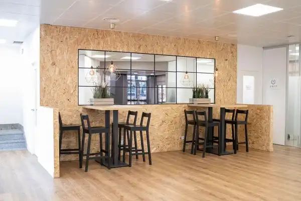 Büro zur Miete in Madrid mit Klimaanlage, Heizung und Terrasse