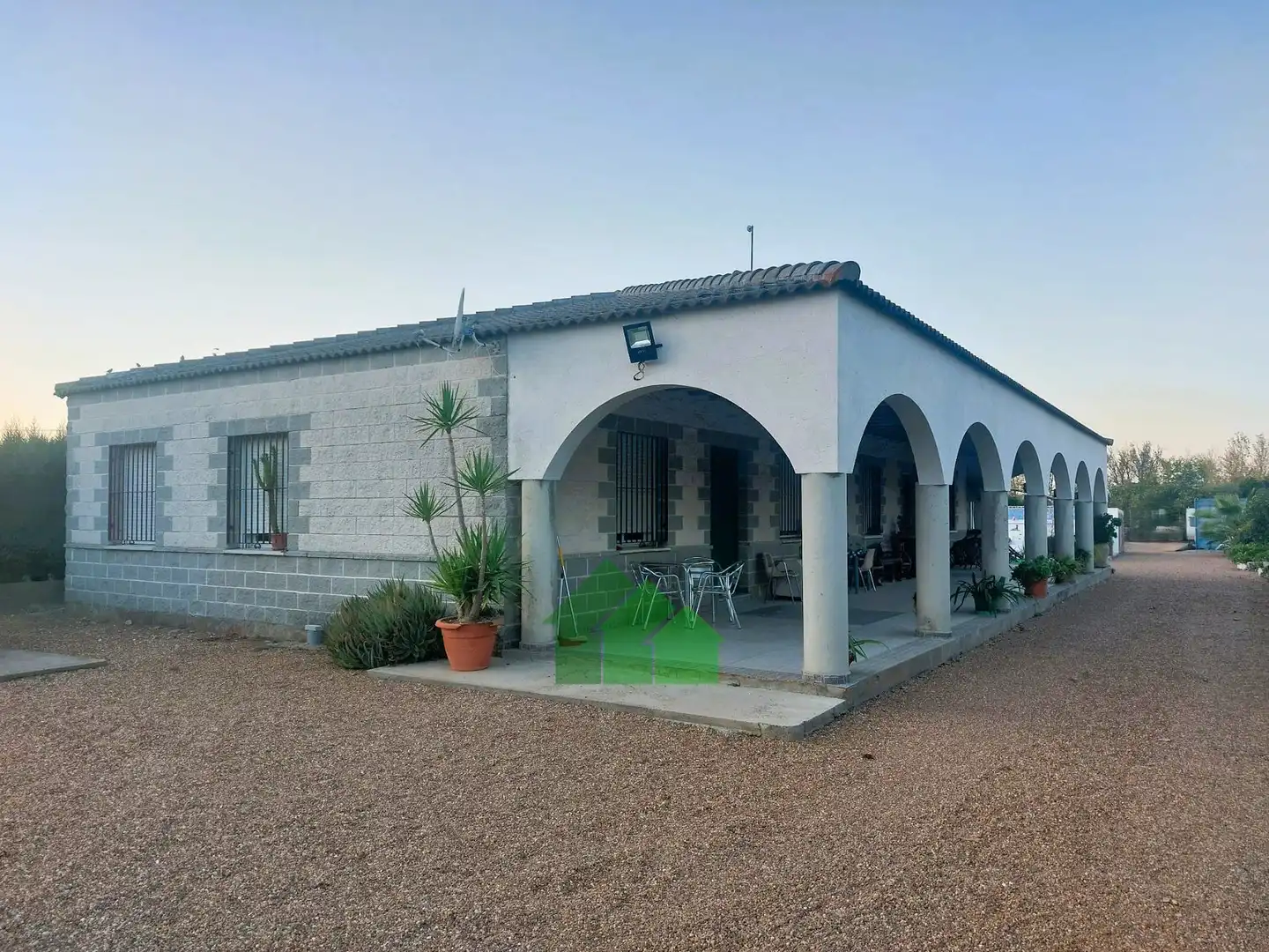 Vista exterior de Casa o xalet en venda en Montijo amb Traster, Piscina i TV