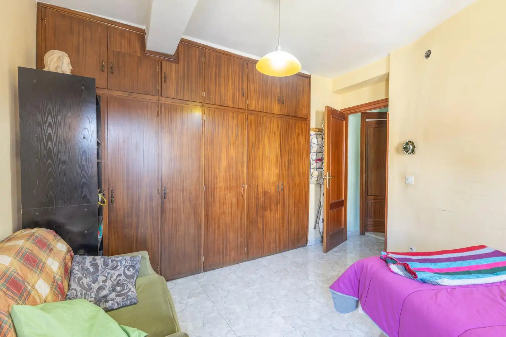 Schlafzimmer von Wohnung zum Verkauf in Granada mit Balkon