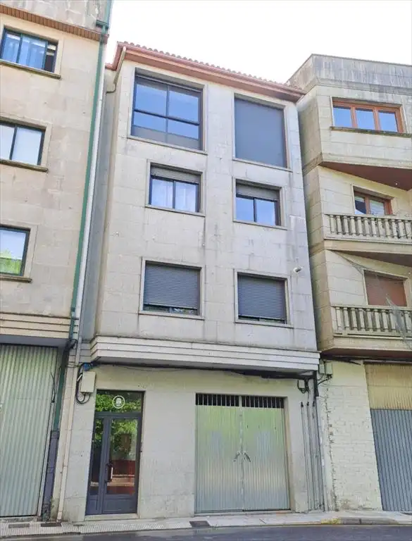 Vista exterior de Piso en venta en A Cañiza  