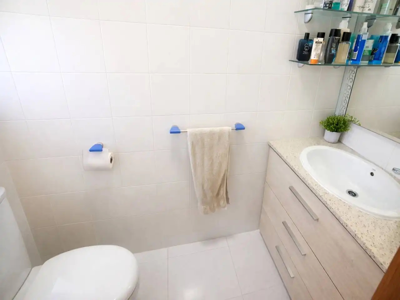 Bathroom of Houses for sale in Castellar del Vallès  with Air Conditioner, Heating and Private garden