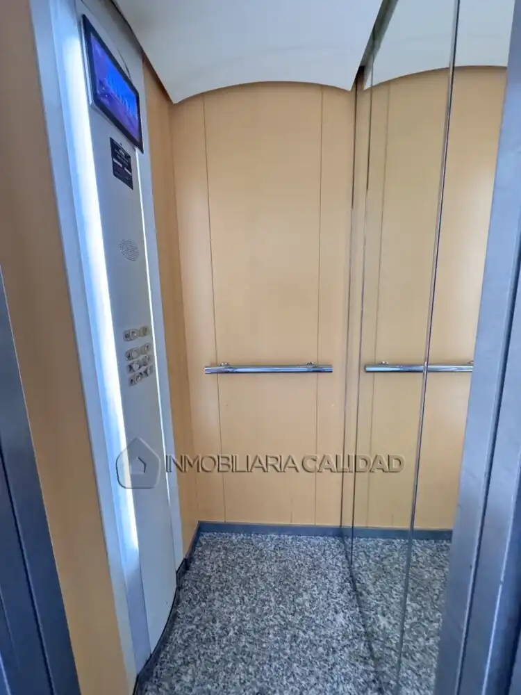 Piso en venta en Burgos con Calefacción