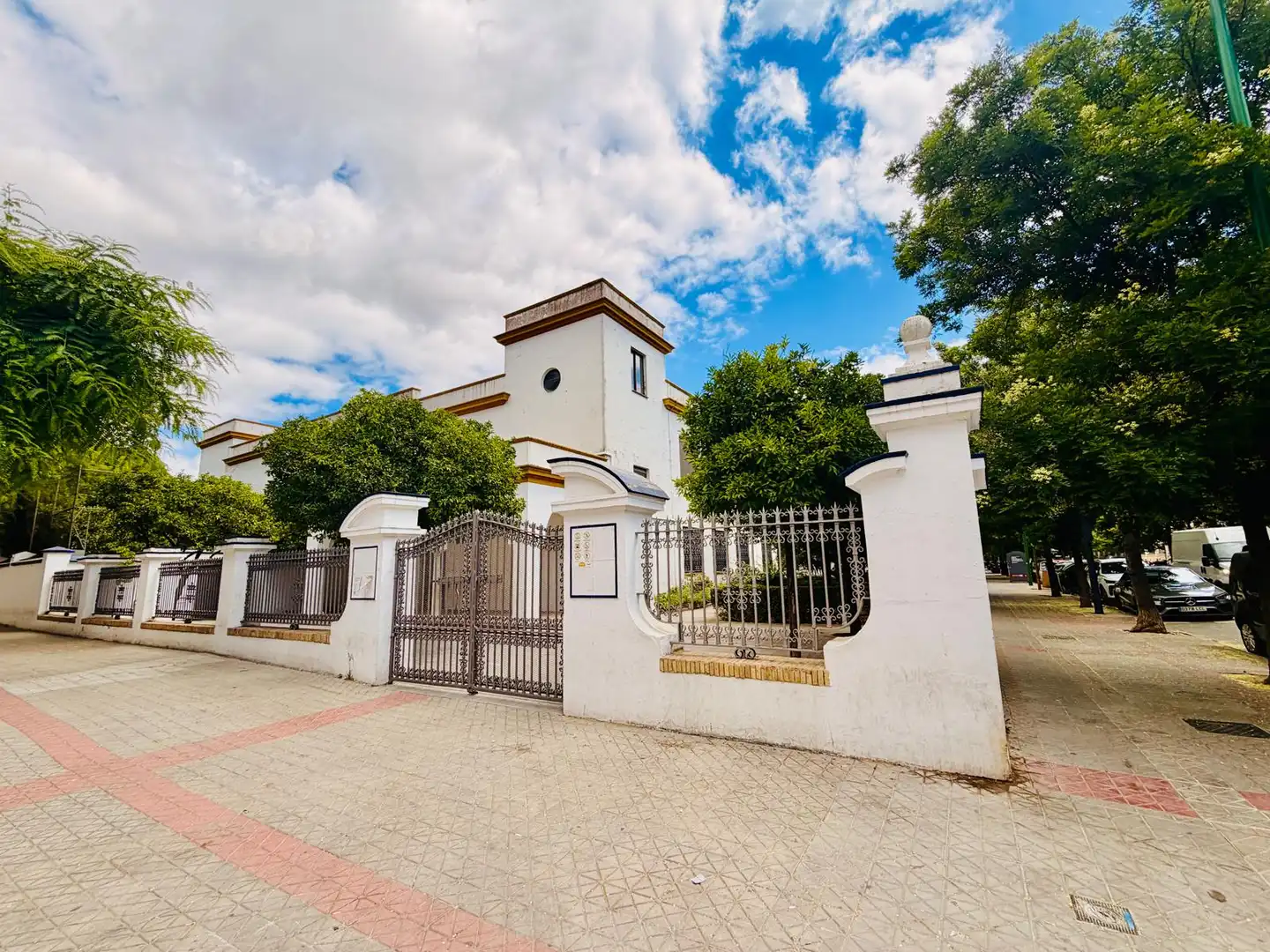 Exterior view of Commercial properties for sale in Sevilla