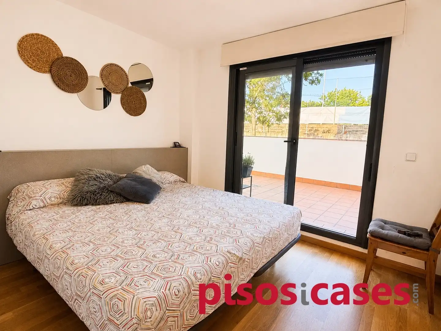 Dormitori de Pis en venda en Vic amb Calefacció, Parquet i Terrassa