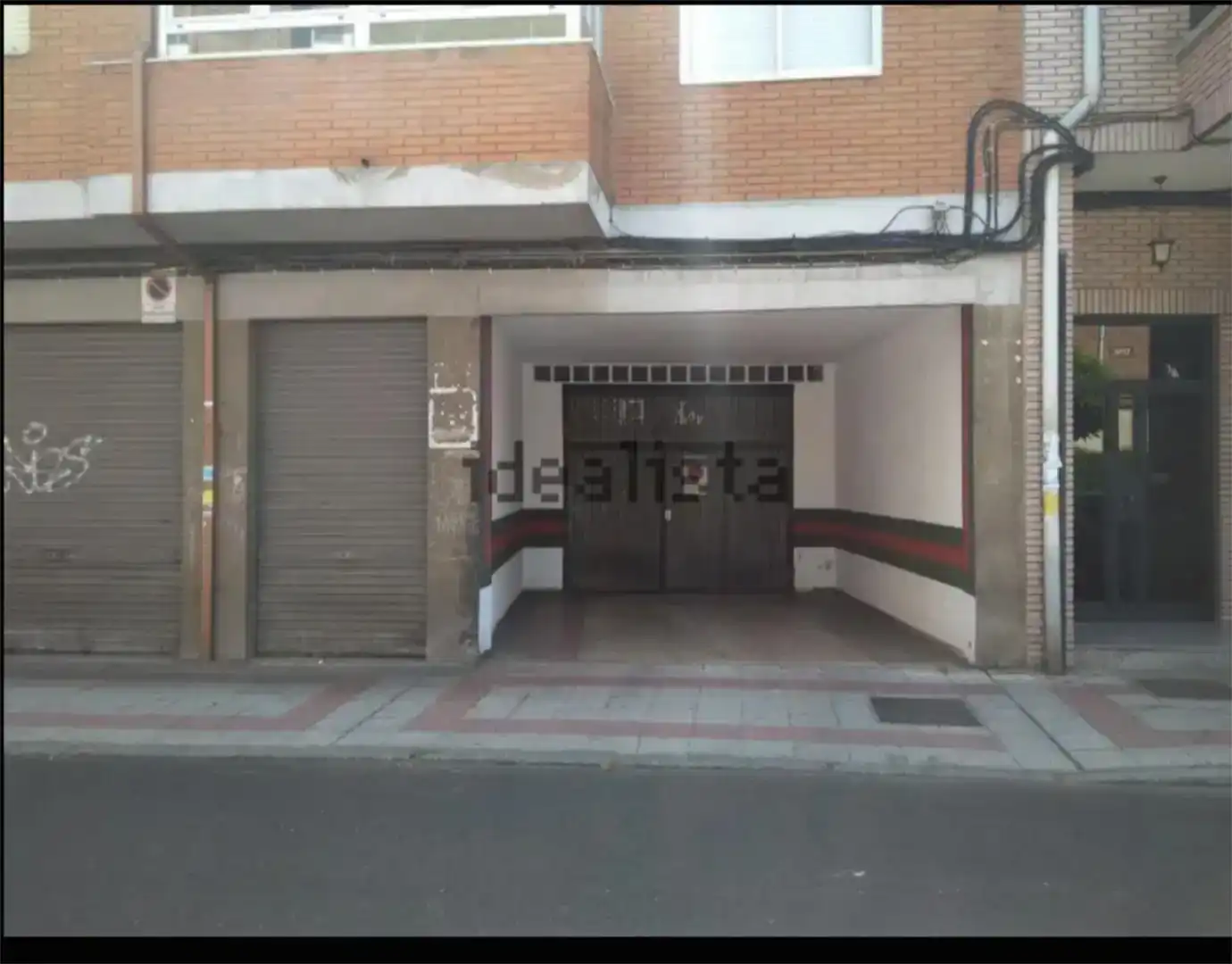 Außenansicht von Garage zur Miete in León Capital 