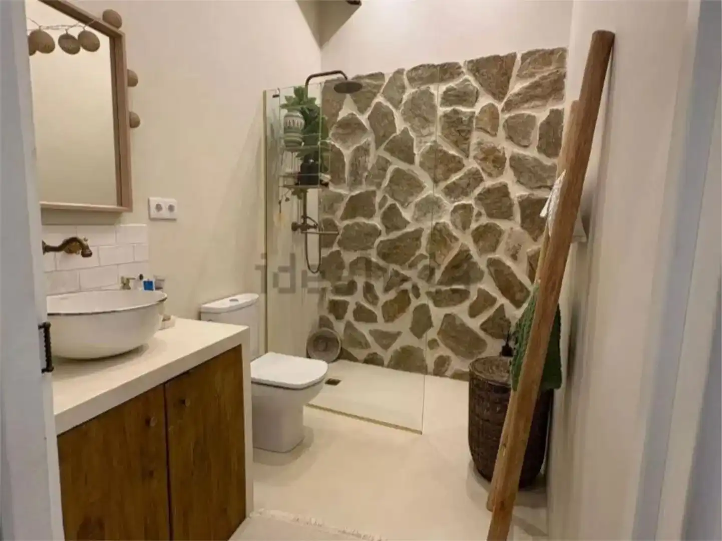 Bany de Finca rústica en venda en Molins de Rei amb Aire condicionat i Balcó