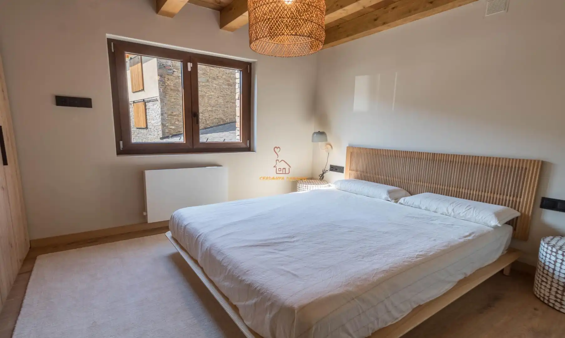 Dormitori de Casa adosada en venda en Fontanals de Cerdanya amb Aire condicionat, Calefacció i Jardí privat