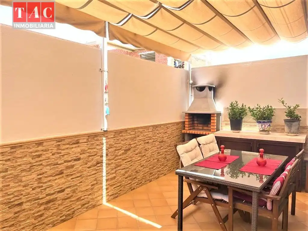 Detached homes for sale in Lepe