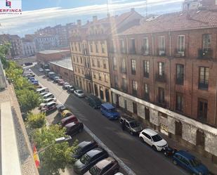 Vista exterior de Pis en venda en Valladolid Capital amb Terrassa i Balcó