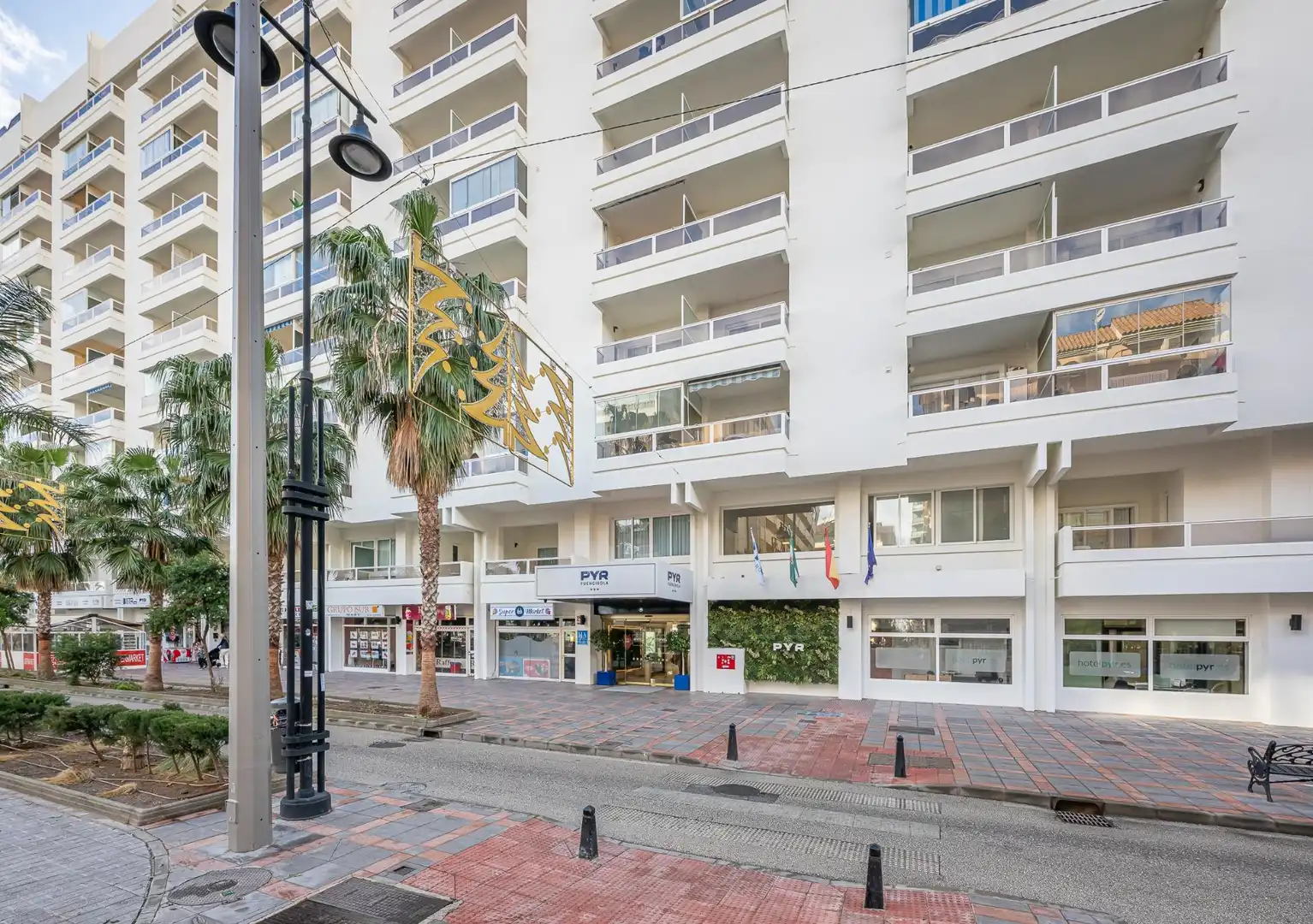 Vista exterior de Apartament en venda en Fuengirola amb Aire condicionat, Calefacció i Jardí privat