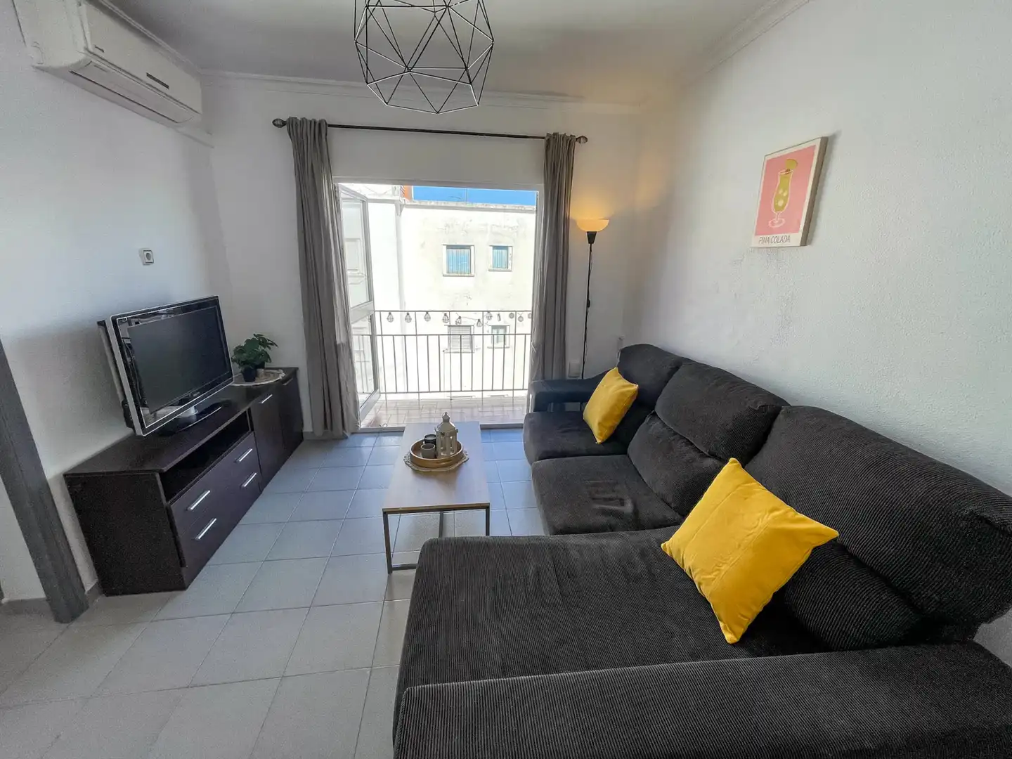 Living room of Flat for share in San Pablo - Santa Justa