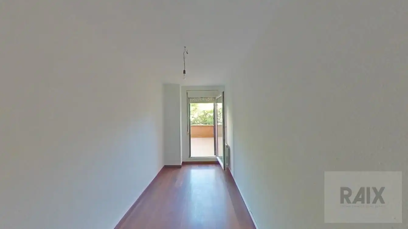 Piso en venta en Sabadell con Calefacción y Terraza