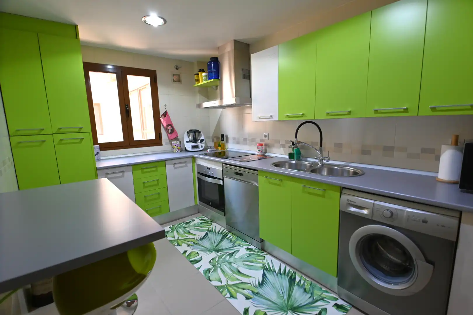 Kitchen of Flat for sale in La Zubia  with Air Conditioner, Storage room and Balcony