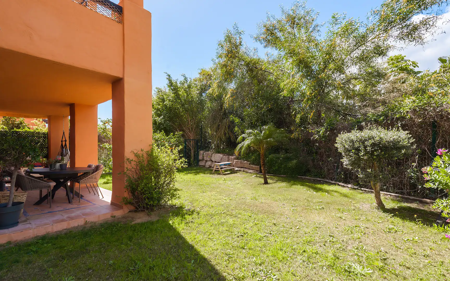 Garten von Erdgeschoss zum Verkauf in Benahavís mit Klimaanlage, Privatgarten und Terrasse