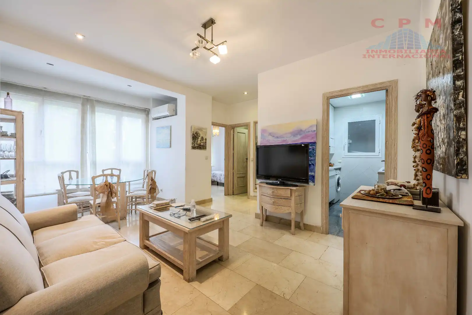Living room of Flat for rent in Madrid  with Air Conditioner, Heating and Parquet flooring